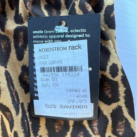 NWT ONZIE S LEOPARD YOGA JOGGERS - Picture 10 of 11